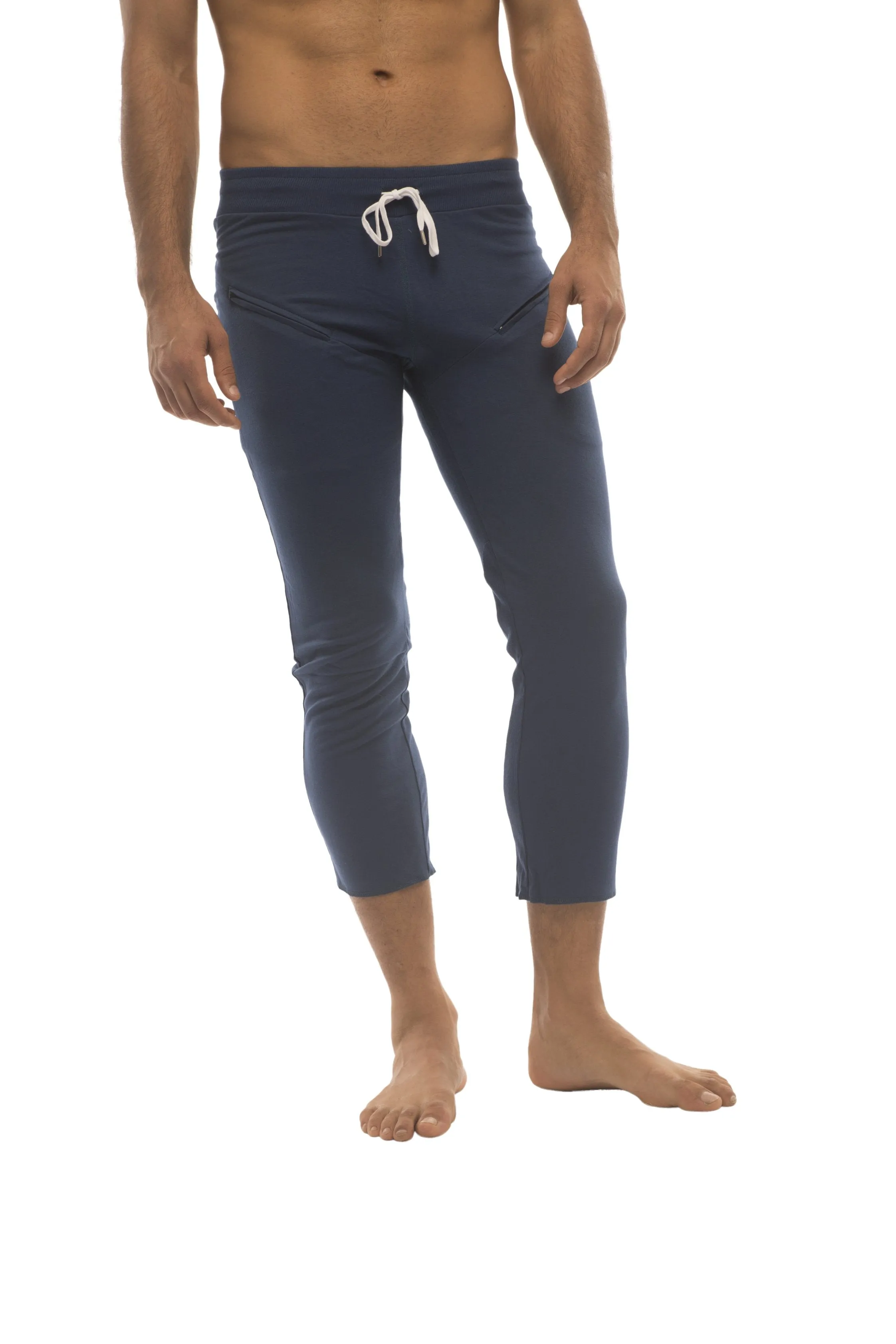 4/5 Zipper Pocket Capri Yoga Pants (Solid Royal Blue)