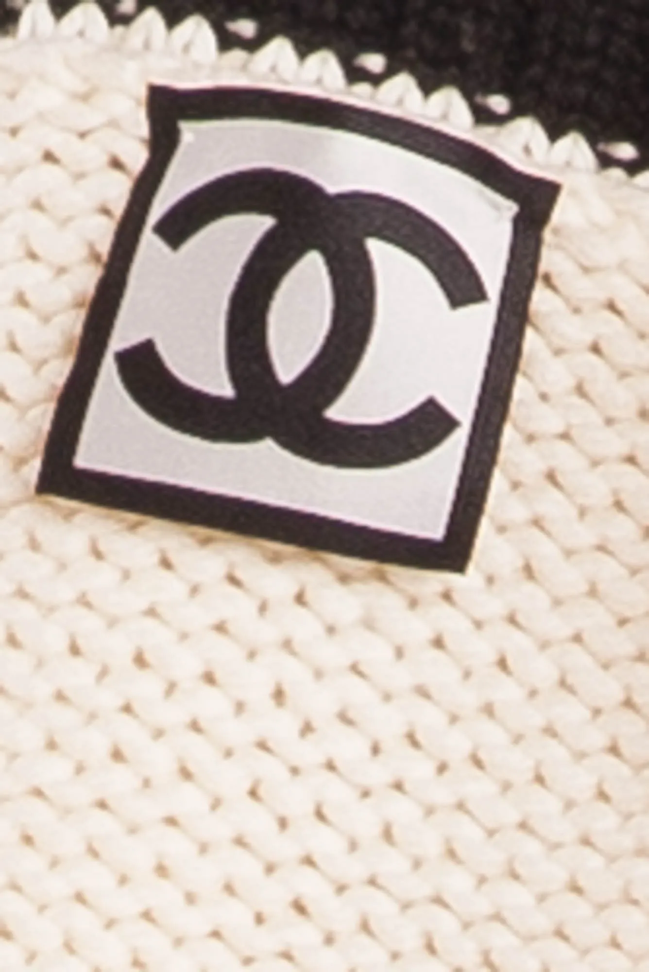 Chanel - Knitted White & Black Sweater - FR 40